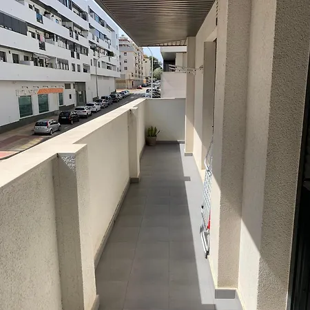 Privada En Urbanizacion Con Piscina Y Pista De Padel *